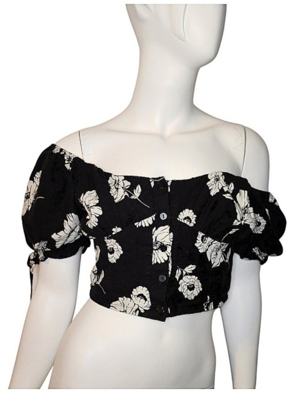 Forever 21 Black & White Floral Off-Shoulder Crop Top Size S